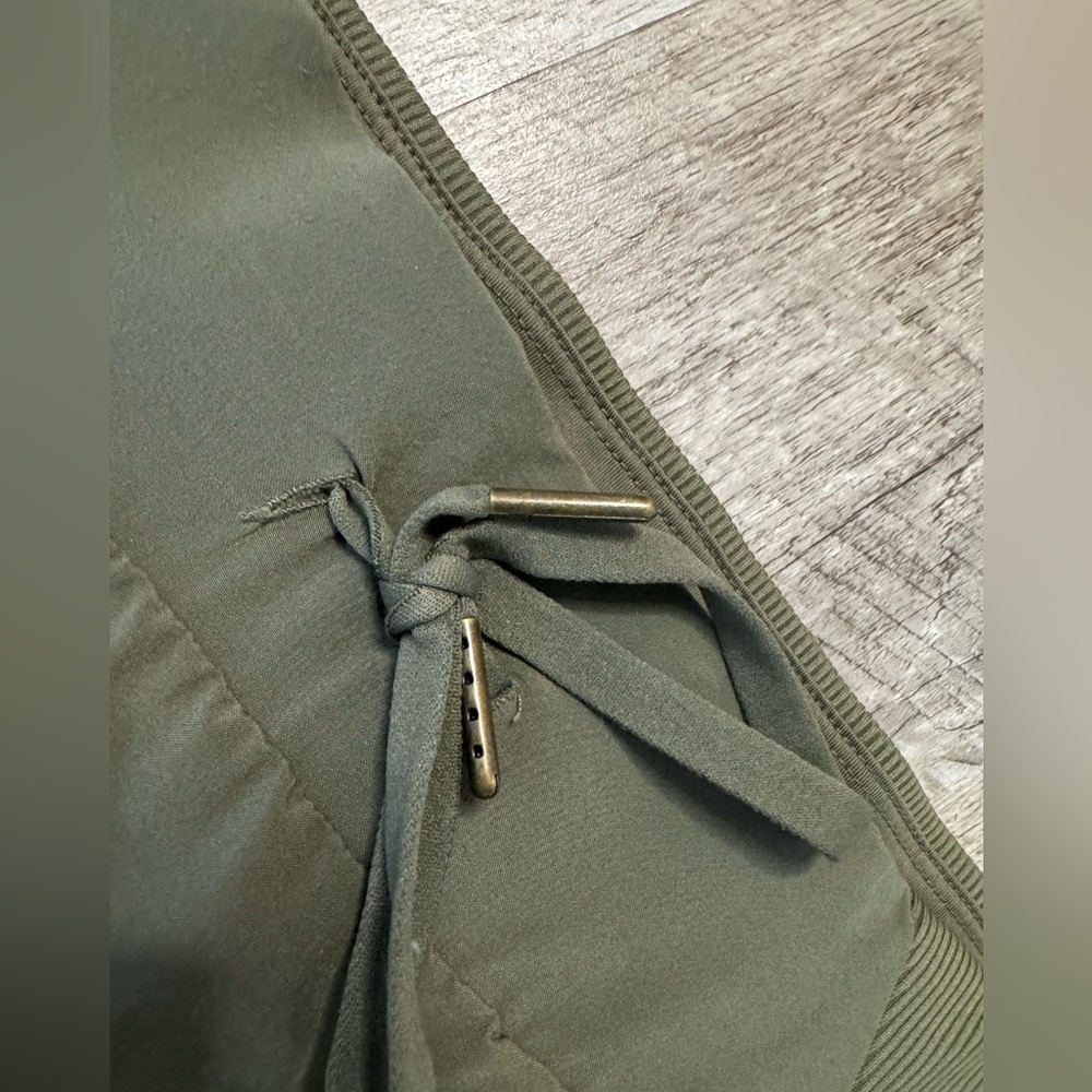 All in Motion size XS Olive green skirt, like new * see waistband/back spot - Picture 3 of 10